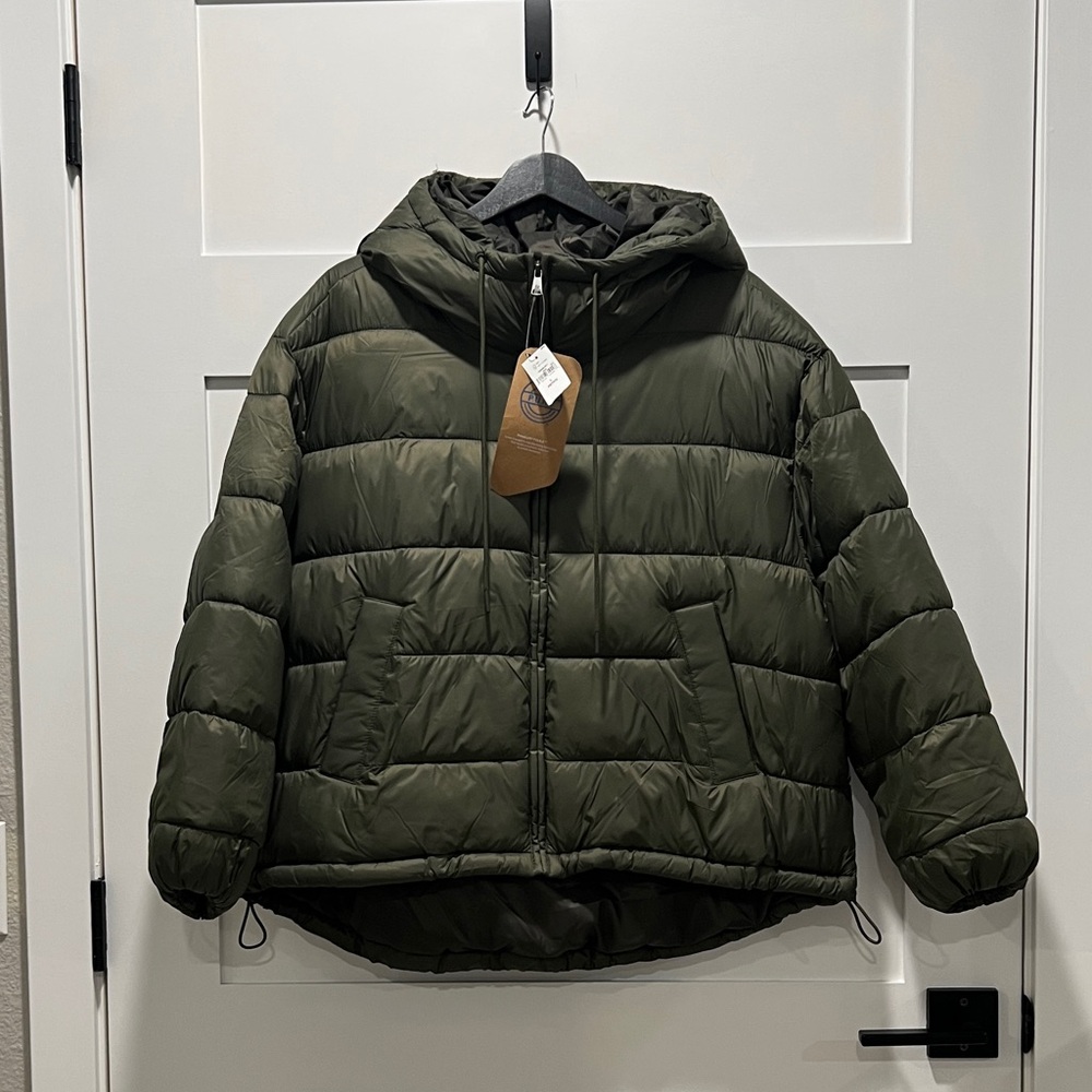 Gap - Lightweight Water Resistant Green Puffer Jacket w/Hood - Women’s Size L
